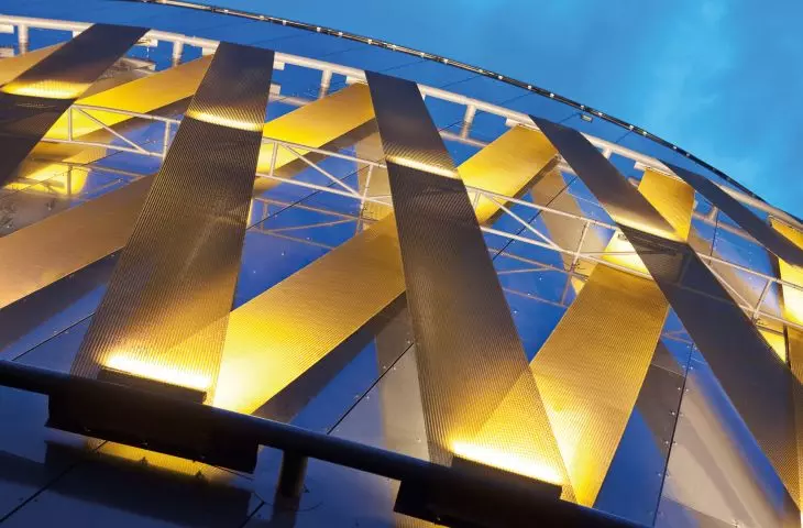 Biżuteria współczesnej architektury czyli metalowe systemy elewacyjne z siatek i kratek architektonicznych