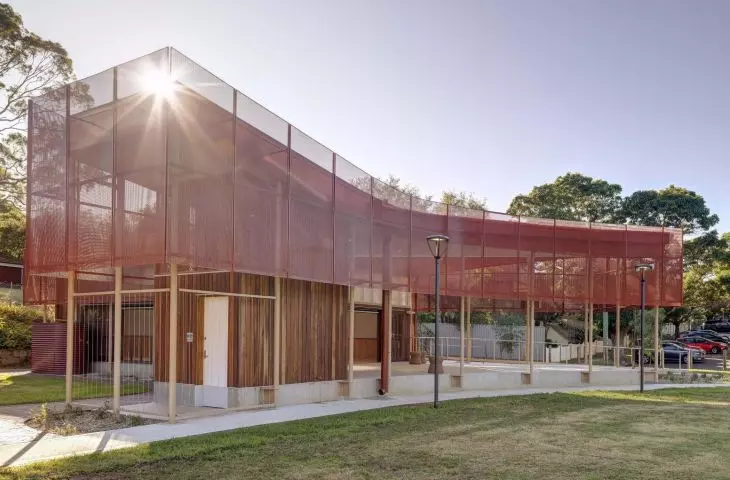Pawilon w Hurlstone Park – nowoczesna mała architektura publiczna z perforowaną elewacją