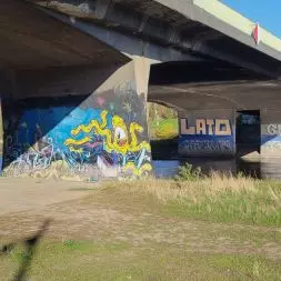 most Chrobrego w Poznaniu nad wartą, przeznaczony do rozbiórki