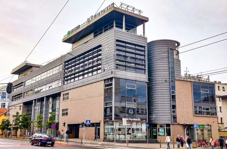 Ukrócą samowolkę. Kolejne miasto porządkuje ulice z reklam, choć nie bez problemów