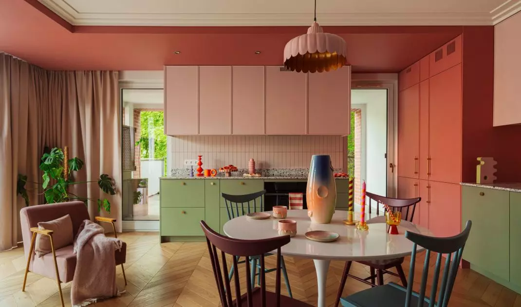 Colorful apartment designed by Butterfly Studio
