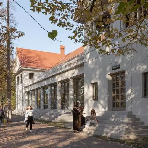 Stary beton ożywiony. Wyjątkowy Betonhaus w Poznaniu