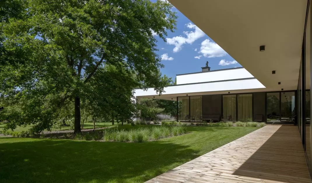 White residence from Exterio studio