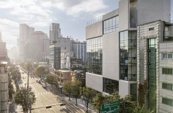 Podziemne inspiracje w sercu Gangdong. „Tunel” wpleciony w miasto od ZAIRA Architects & Engineers