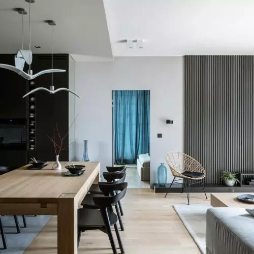 Minimalistyczne wnętrze pełne wspomnień. Nowoczesny apartament w Warszawie