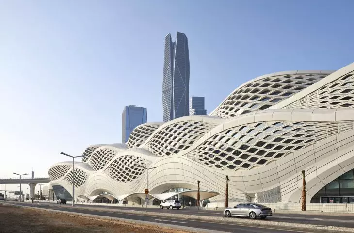 Nowy projekt od biura Zaha Hadid Architects w Rijadzie: kluczowa stacja w najdłuższej na świecie linii metra