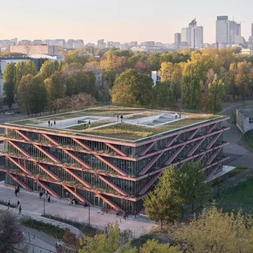 New SGH building like the hanging gardens of Semiramis - Center for Innovative Space in Warsaw