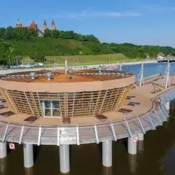 Zastosowanie tarasowych systemów kompozytowych w obiektach użyteczności publicznej