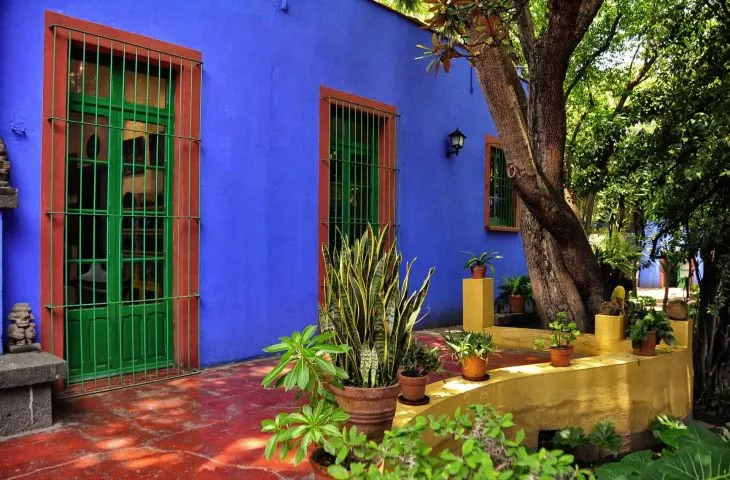 W odwiedzinach u Fridy Kahlo – wirtualny spacer po Casa Azul