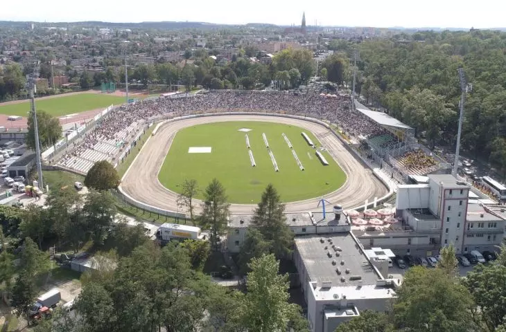 Konkurs na opracowanie koncepcji urbanistyczno-architektonicznej na przebudowę i rozbudowę stadionu miejskiego w Rybniku