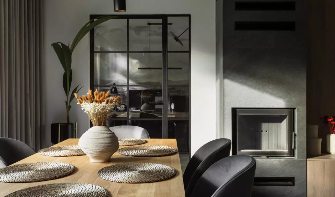 Metamorphosis of a house for a family