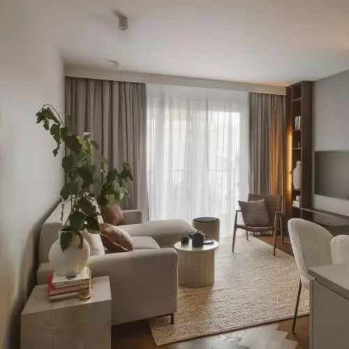 How to decorate the interior in the shade of Mocha Mousse? Advice from architects