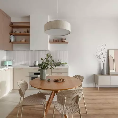 Proste formy i nowoczesny design. Mieszkanie od pracowni Decoroom