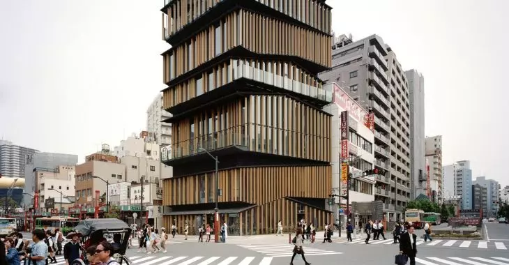 Centrum kulturalno-turystyczne w dzielnicy Asakusa w Tokio