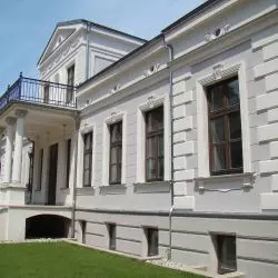 Pałac Ojrzanów – zastosowany produkt Austrotherm FPP – Fasadowe Profile Powlekane