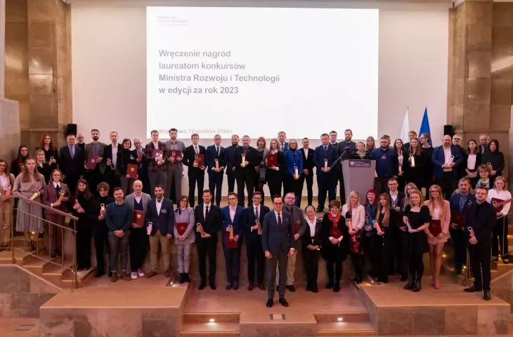 Rhythm as the key to architectural beauty. Dr. Grzegorz Twardowski of the Cracow University of Technology with an award from the Minister of Development and Technology.
