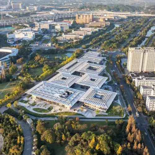 ‘Cracks of the sky’—an amalgam of nature and volume of the Wenzhou Medical University campus