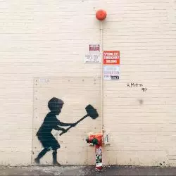 Obraz Banksy´ego w szpitalu w Southampton