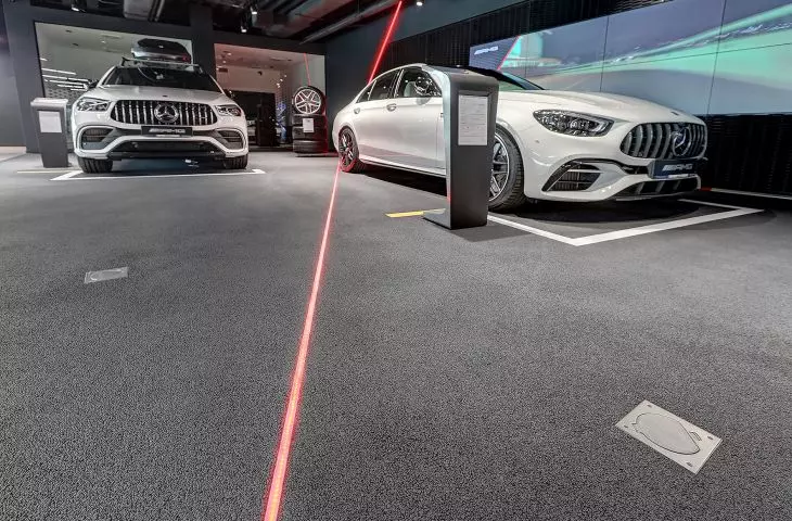Materials and technologies for making high-quality seamless resin floors