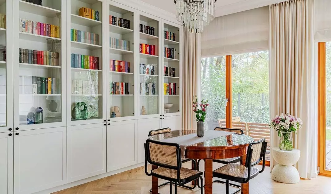 A suburban home designed by Deer Design