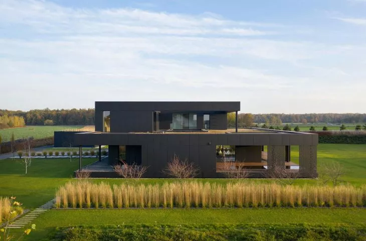 Los Angeles in Gliwice - graphite house designed by medusa group