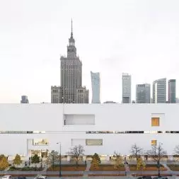 Muzeum Sztuki Nowoczesnej w Warszawie, widok od ulicy Marszałkowskiej (elewacja wschodnia)