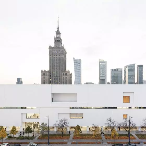 Muzeum Sztuki Nowoczesnej w Warszawie, widok od ulicy Marszałkowskiej (elewacja wschodnia)