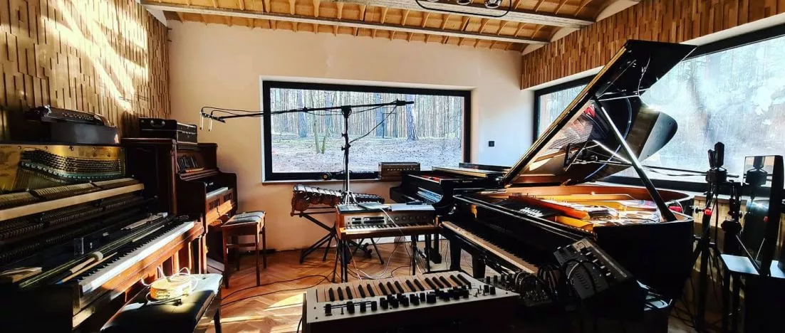 Leśne studio Atanasa Valkova projektu Studio Wzory