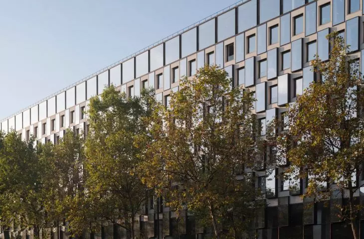 Modernizacja dawnej siedziby Peugeot Citroën w Paryżu według projektu Baumschlager Eberle Architekten