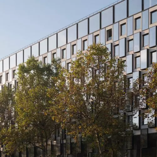 Modernizacja dawnej siedziby Peugeot Citroën w Paryżu według projektu Baumschlager Eberle Architekten