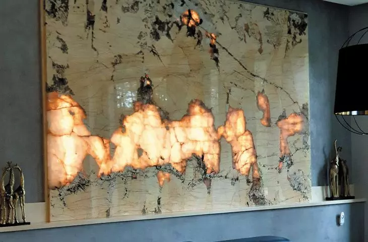 What is the uniqueness of Brazilian quartzite?