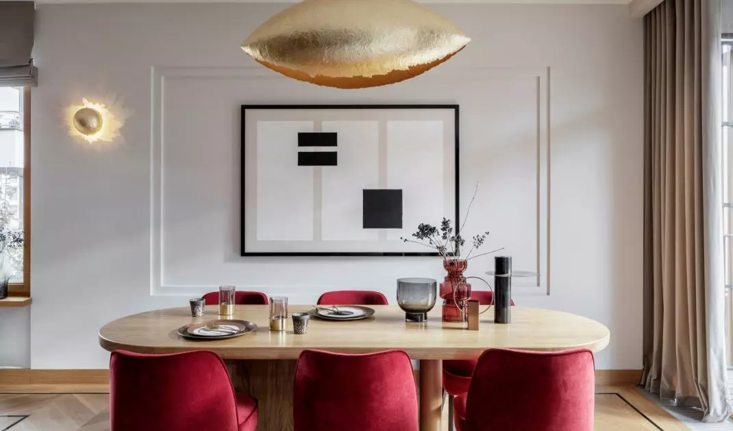 Interior with a touch of red
