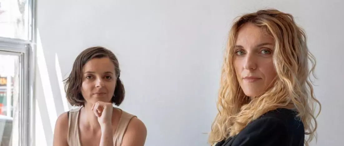 „Kluczową rolę odgrywa inwestor, a nie nasze ego”. Karolina Augustyn i Monika Cieplak w cyklu „10 pytań do architekta wnętrz”