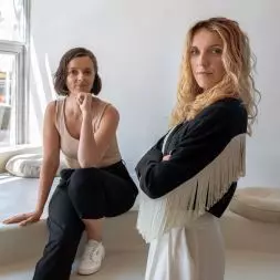 Karolina Augustyn i Monika Cieplak z pracowni Ładny Kwadrat