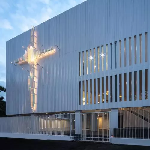 Kościół Radości w Bangkoku. Czy przyszłość architektury sakralnej będzie podążać w kierunku technologicznych innowacji?