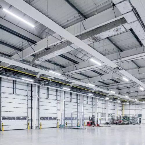 Innowacyjne rozwiązania oświetleniowe dla przemysłu od Lena Lighting, o których będzie głośno w 2025