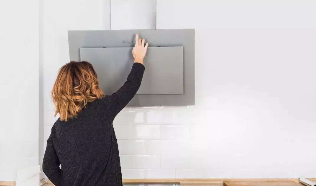 Stylowy i funkcjonalny okap kuchenny – kluczowy element nowoczesnej kuchni, który dba o świeże powietrze i elegancki design wnętrza