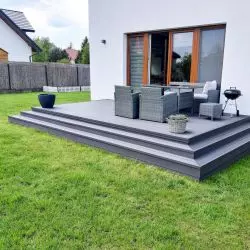 Taras z desek kompozytowych na legarach aluminiowych