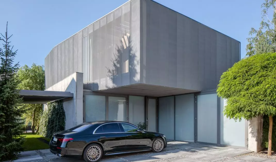 House with Box project 77 Architecture Studio