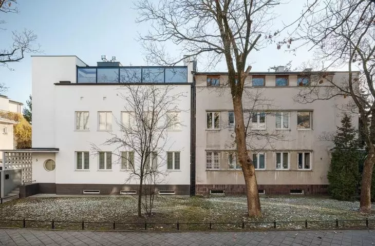 „Dobrze odrodzony” – przebudowa modernistycznego domu na Starym Żoliborzu