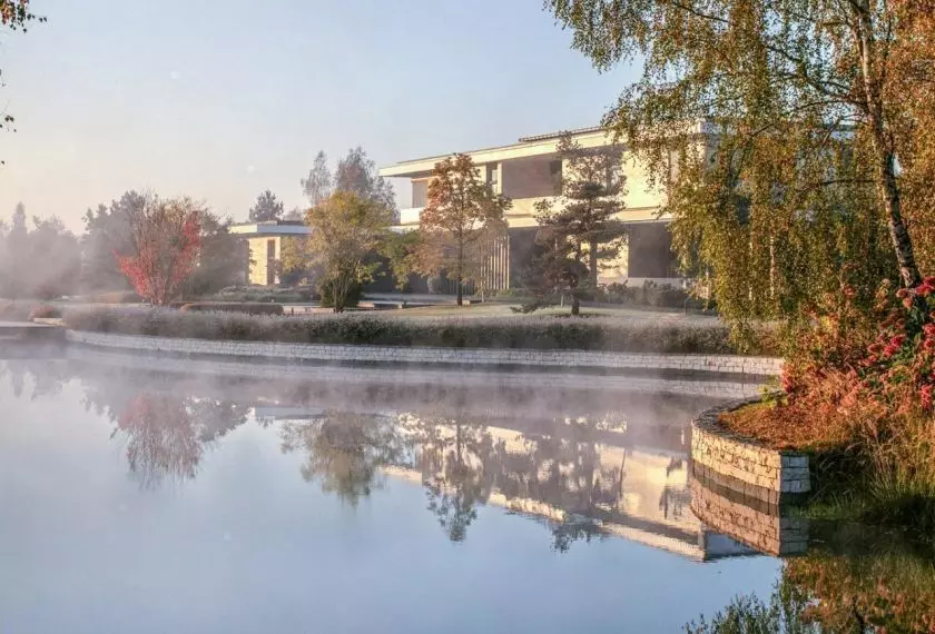 Lakefront Residence