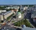 Greenery instead of parking in Warsaw's Three Crosses Square