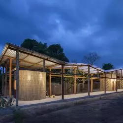 Coconut Harvester Center Estudio Flume