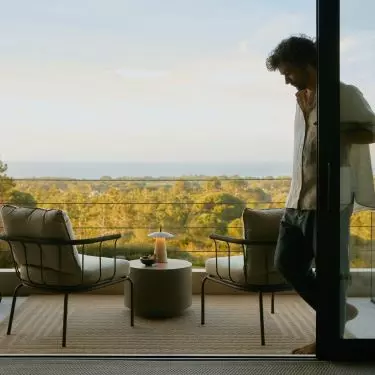 Stylowe inspiracje na balkon i taras – zobacz, jak urządzić swoją przestrzeń outdoorową