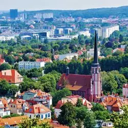 Związek Metropolitalny dla Pomorza, w obecnej formie Stowarzyszenie Obszar Metropolitalny Gdańsk-Gdynia-Sopot (OMGGS), obejmuje 61 jednostek samorządu terytorialnego, w tym 42 gminy i 8 powiatów.