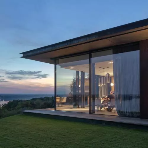 Dom, którego nie widać. Architektura wtapiająca się w nadwiślańską skarpę