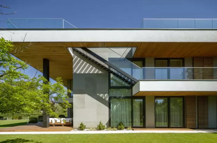 A green oasis in the heart of Warsaw. EXTERIO have designed a villa with spacious terraces