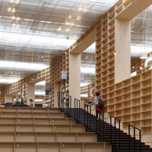 Biblioteka przyszłości czy… gigantyczny regał? Nowa spirala Sou Fujimoto w sercu Gunmy