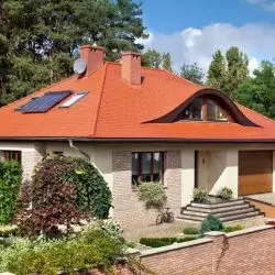Dachówka ceramiczna Braas Opal, kolor ceglany