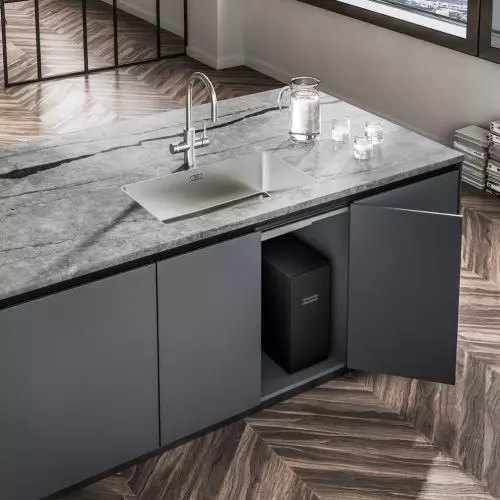 Franke Mythos Water Hub - 6-in-1 smart kitchen faucet with boiling water and sparkling water